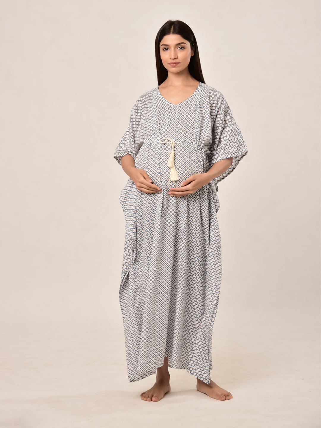 

Ikk Kudi by Seerat White Printed Pure Cotton Maternity Maxi Nightdress