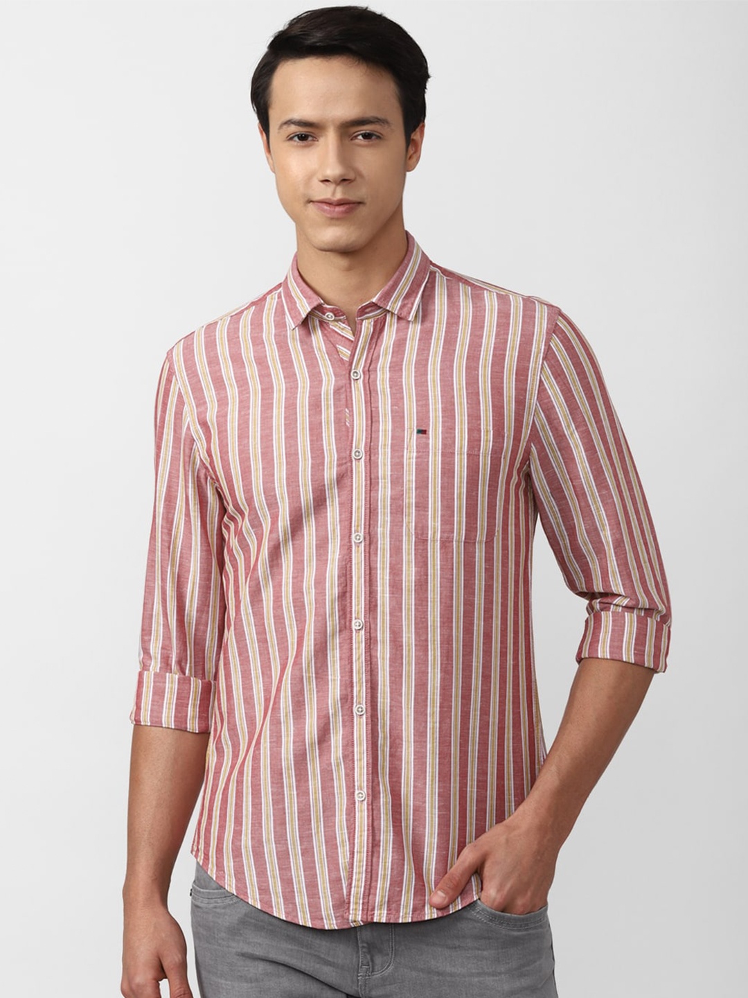 

Peter England Casuals Men Pink Slim Fit Striped Casual Shirt
