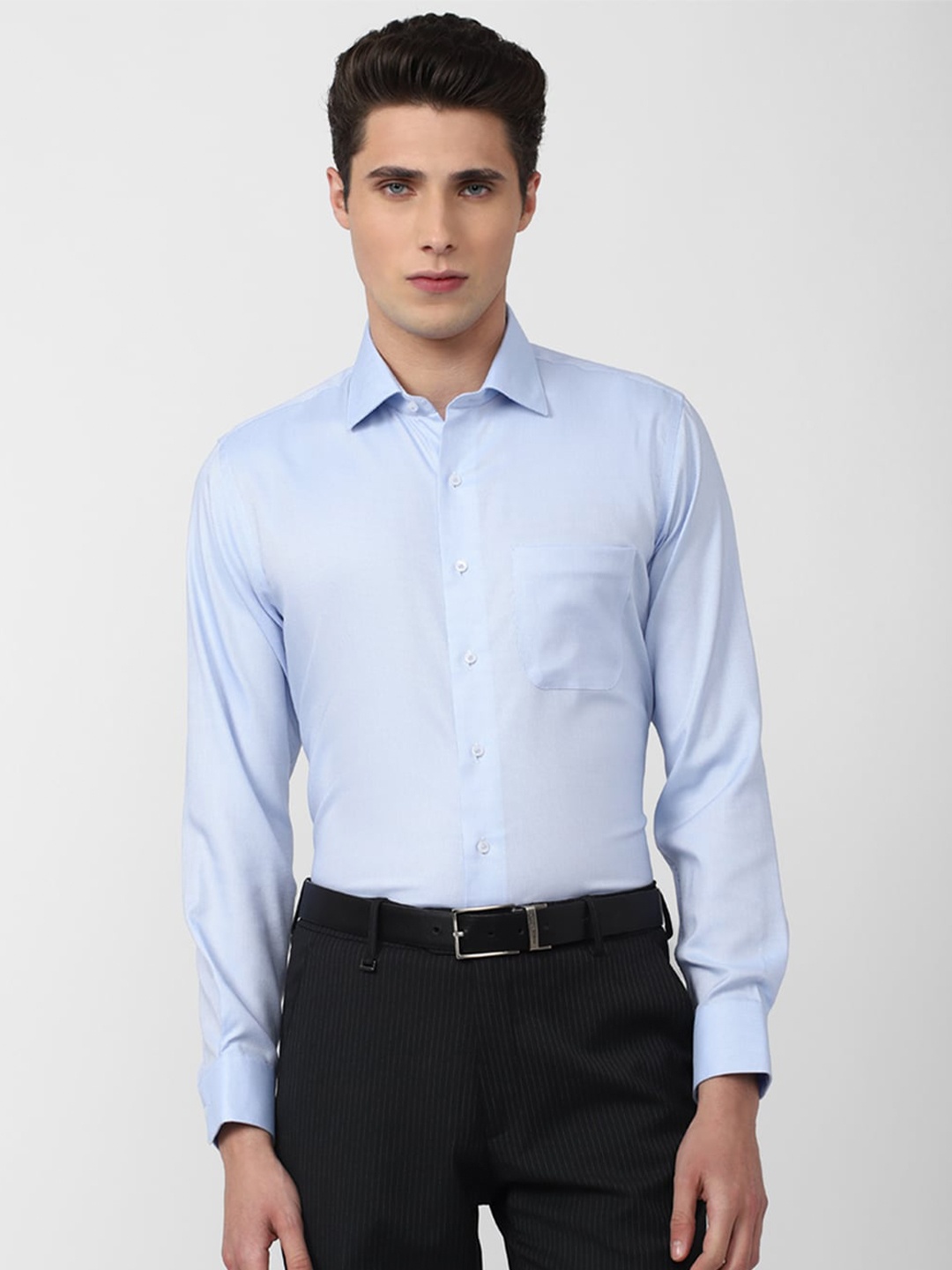 

Van Heusen Durapress Men Blue Slim Fit Wrinkle Resistant & Easy Care Formal Shirt