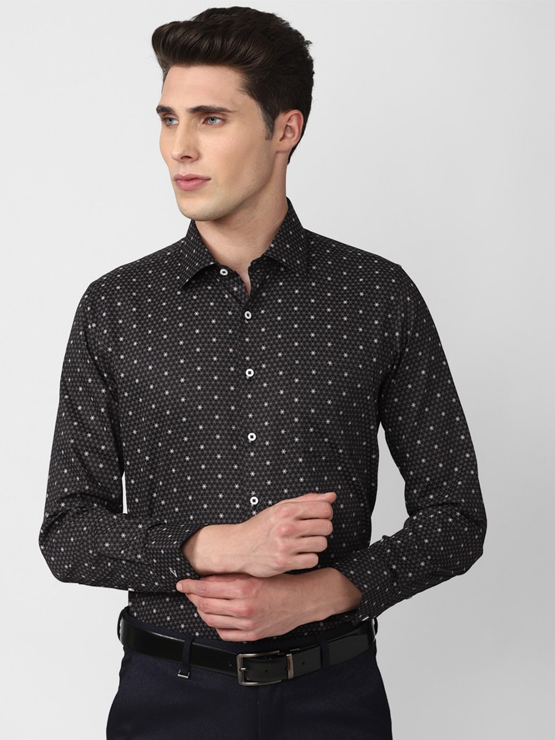 

Van Heusen Men Black Slim Fit Printed Formal Cotton Shirt