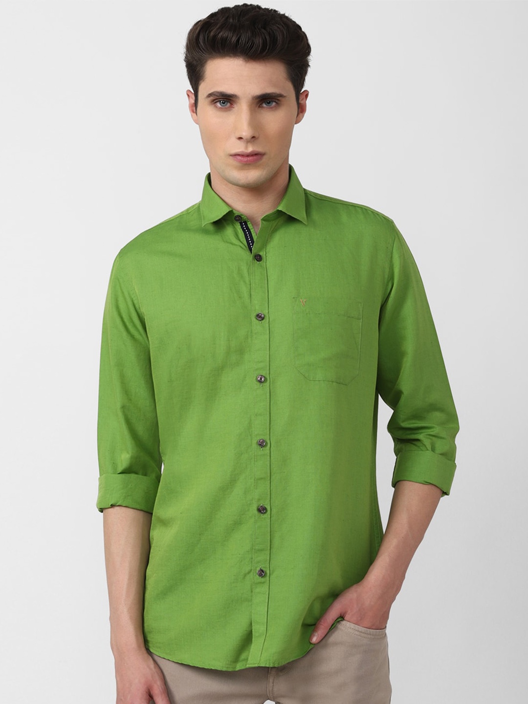 

Van Heusen Sport Men Green Solid Slim Fit Casual Shirt