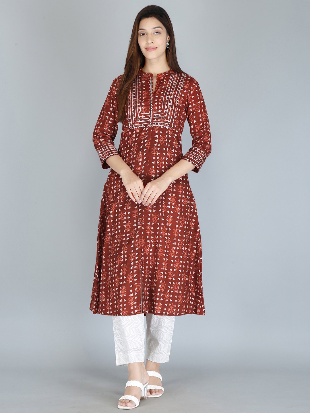 

KANNAHI Women Geometric Printed Gotta Patti A-Line Regular Cotton Kurta, Rust