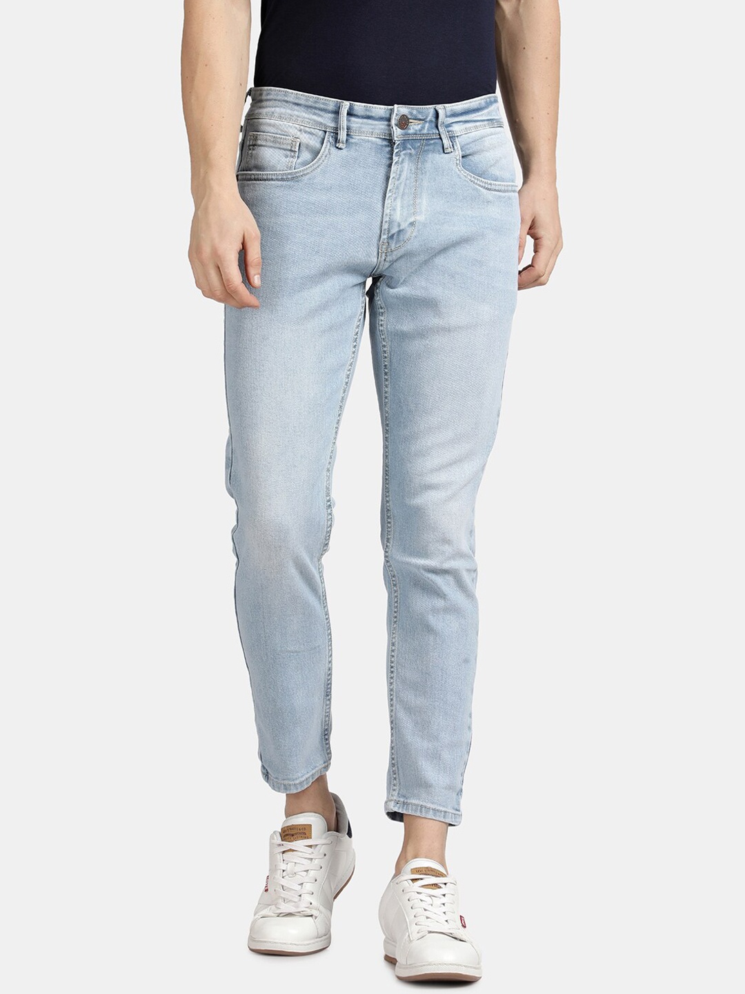

Llak Jeans Men Blue Tapered Fit Light Fade Stretchable Jeans