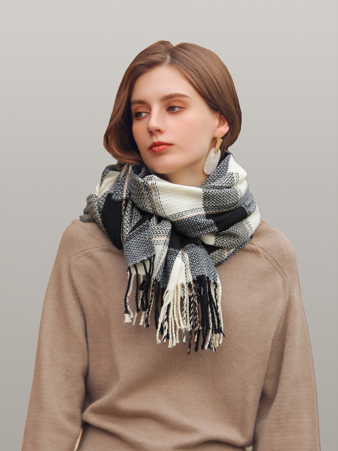 

JC Collection Women Black & Cream-Coloured Checked Scarf