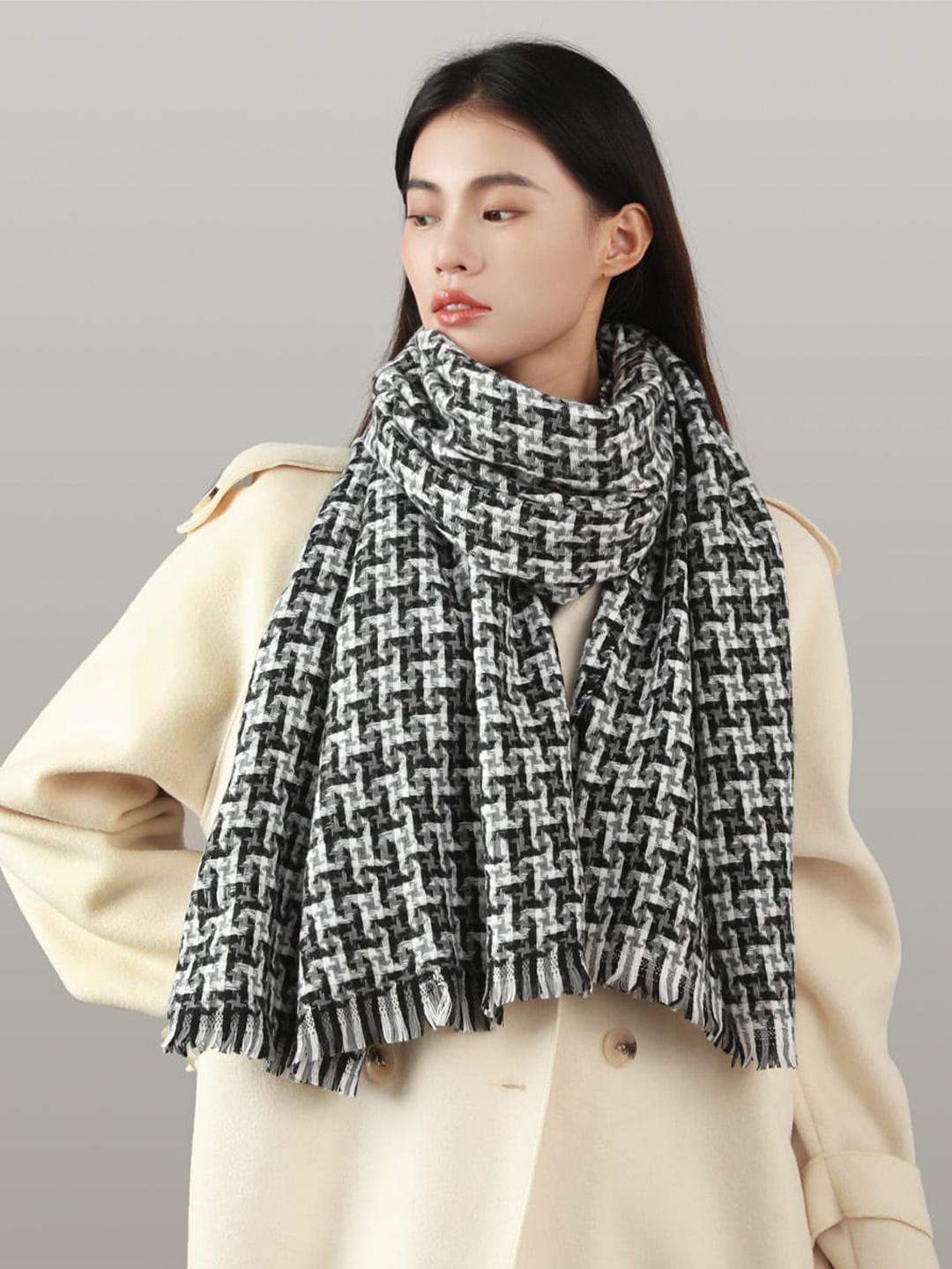 

JC Collection Women Black & White Printed Scarf