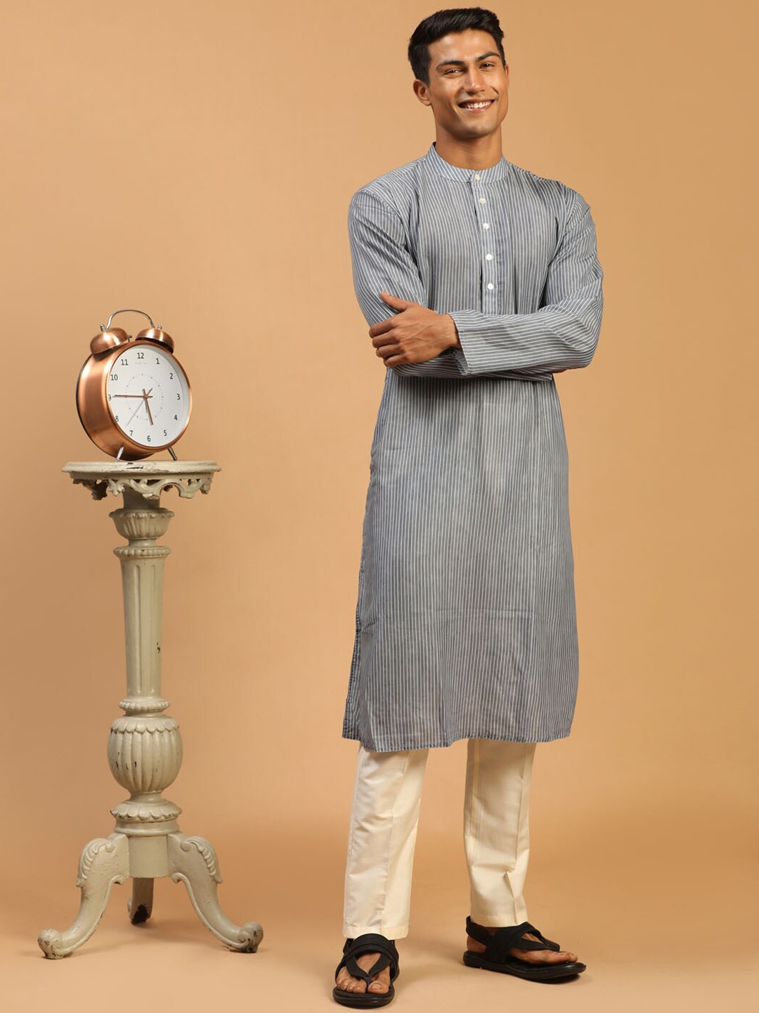 

VASTRAMAY Men Grey Striped Kurta with Pyjamas