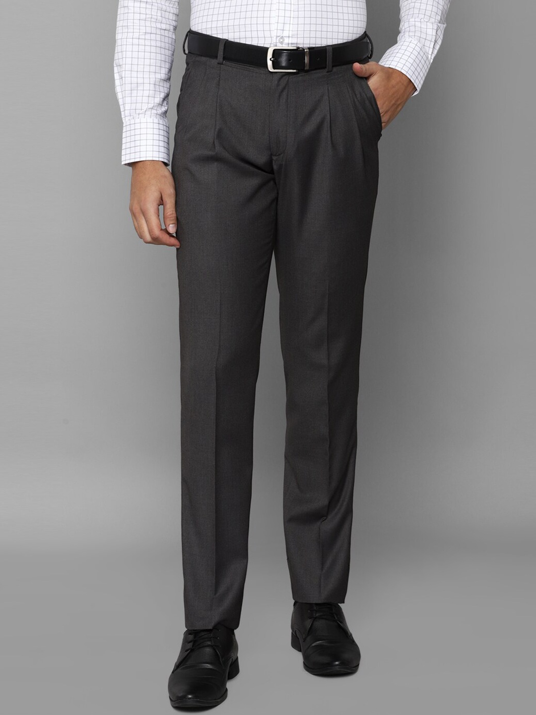 

Louis Philippe Men Pleated Trousers, Charcoal