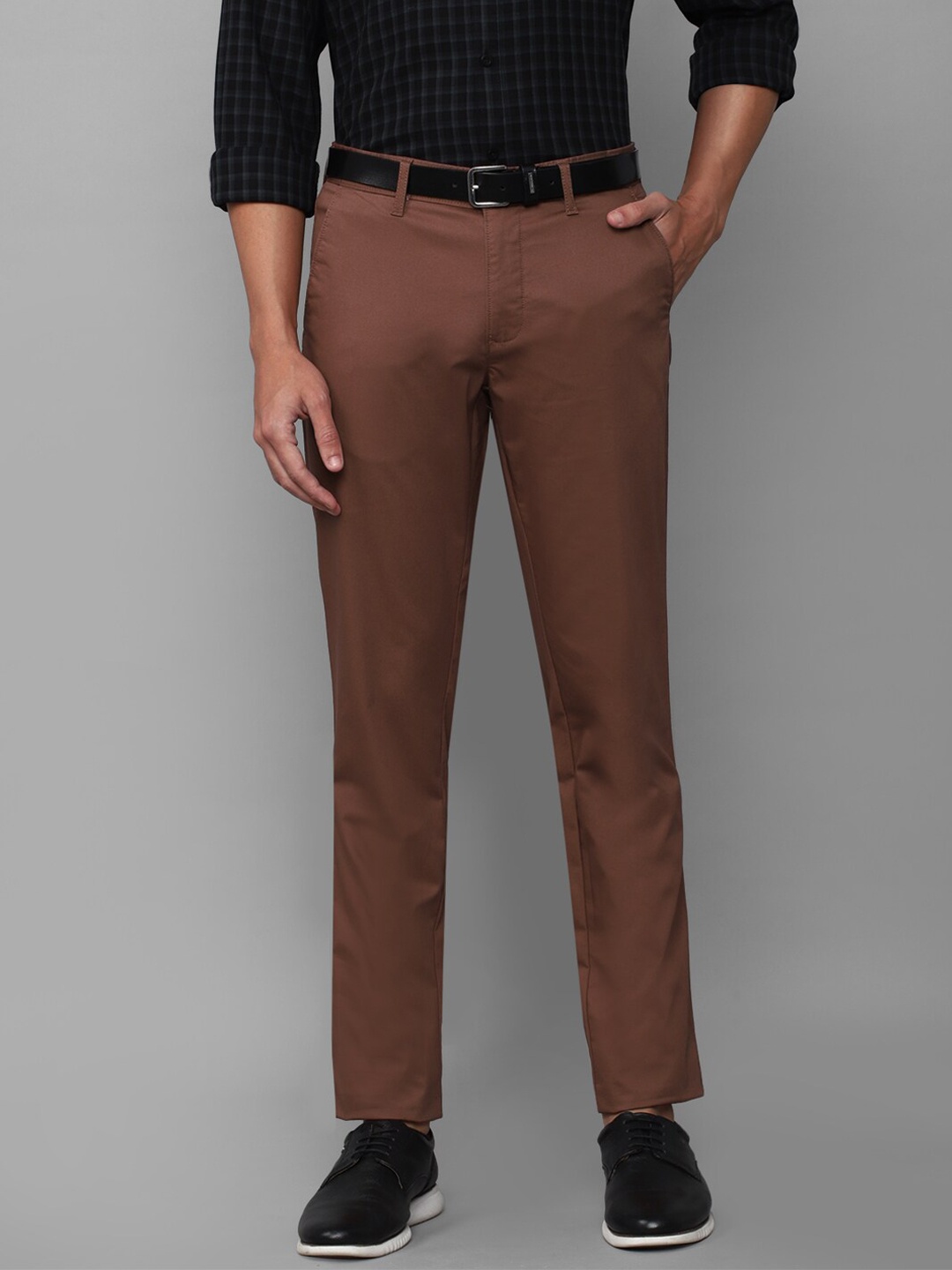 

Louis Philippe Sport Men Brown Slim Fit Trousers