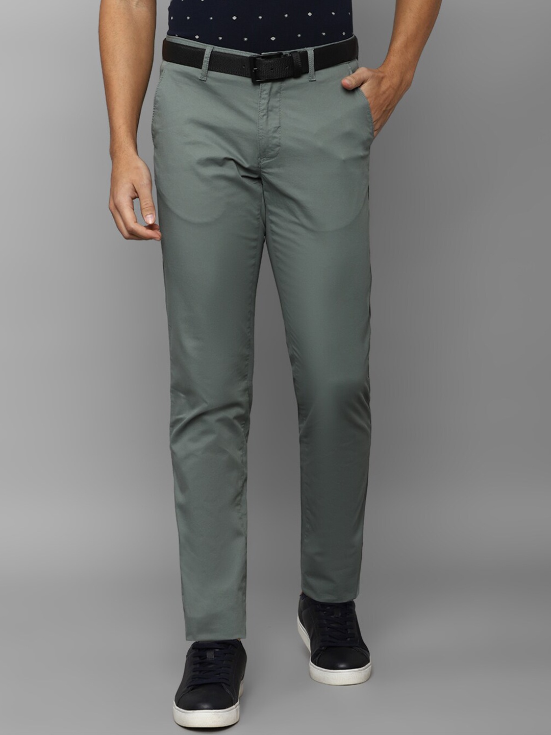 

Louis Philippe Sport Men Slim Fit Chinos Trousers, Green