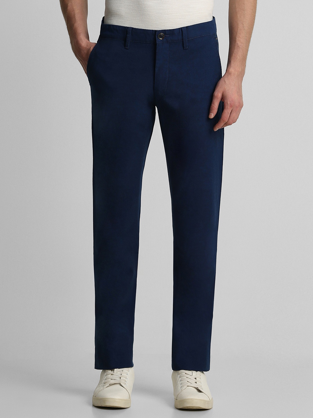 

Louis Philippe Sport Men Slim Fit Chinos Trousers, Navy blue