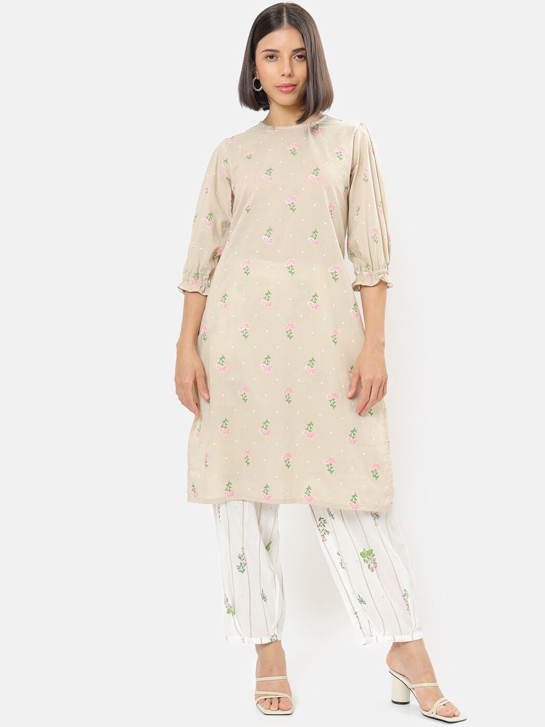 

Saaki Women Beige Floral Printed Pure Cotton Kurta with Patiala