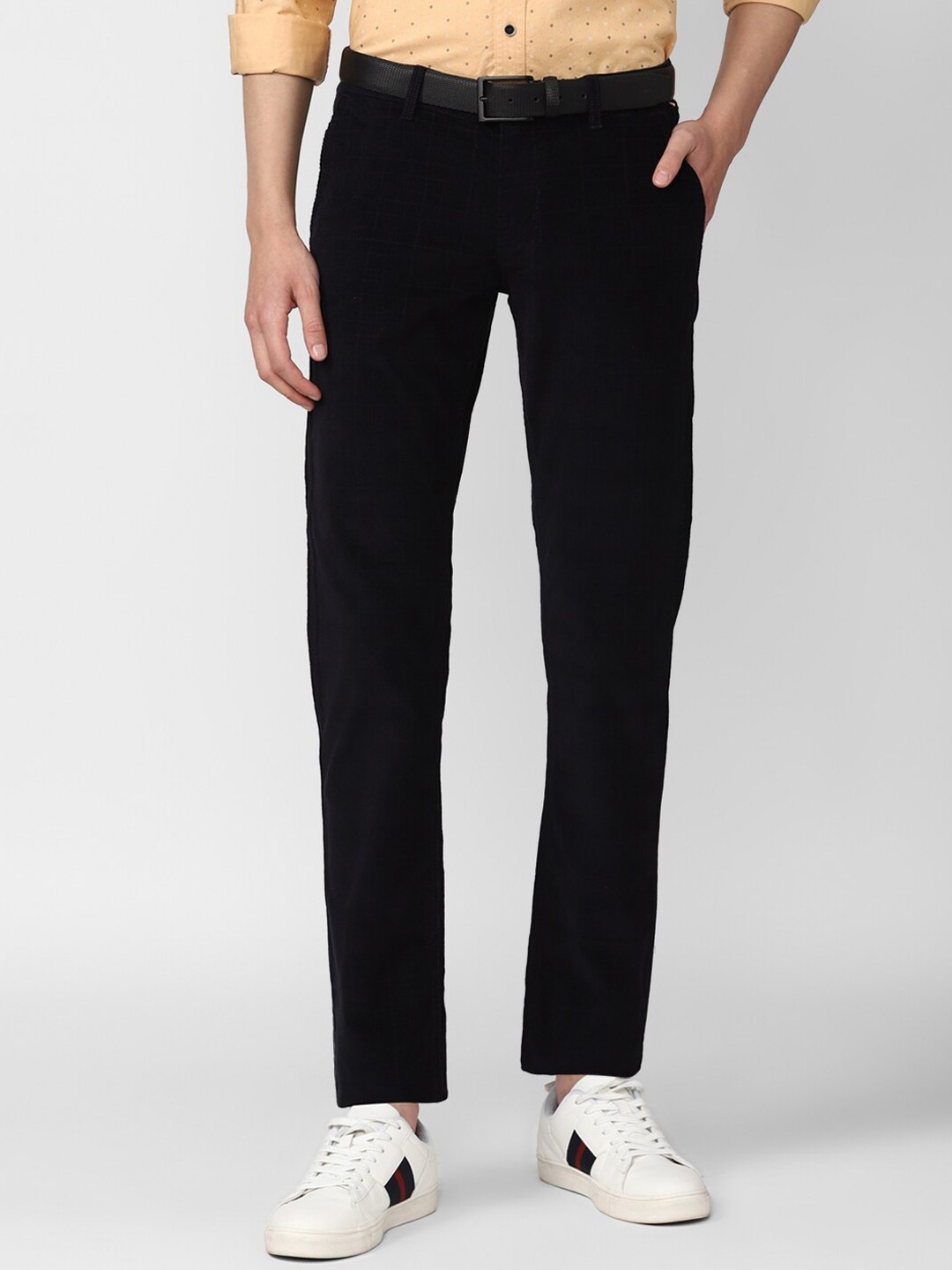 

Van Heusen Sport Men Black Slim Fit Trousers