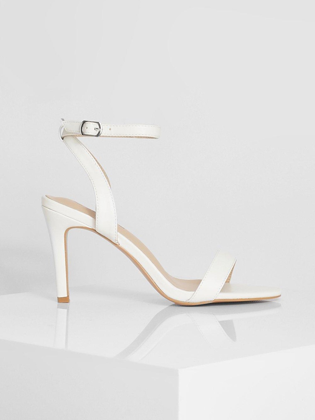 

Boohoo White Slim Heels