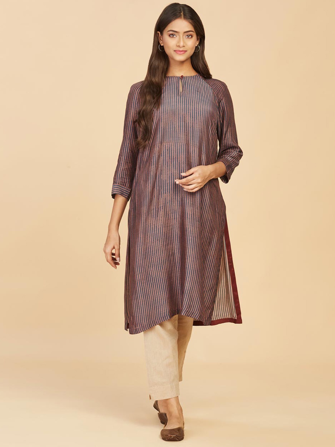 

Fabindia Women Green Printed Keyhole Neck Extended Sleeves Cotton Kurta