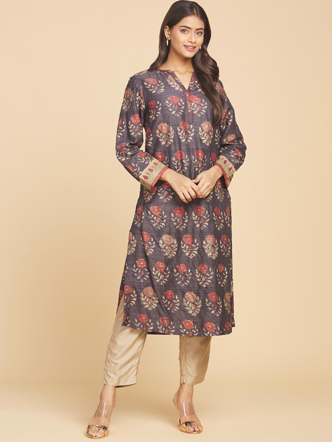 

Fabindia Women Grey & Off White Geometric Printed Kurta