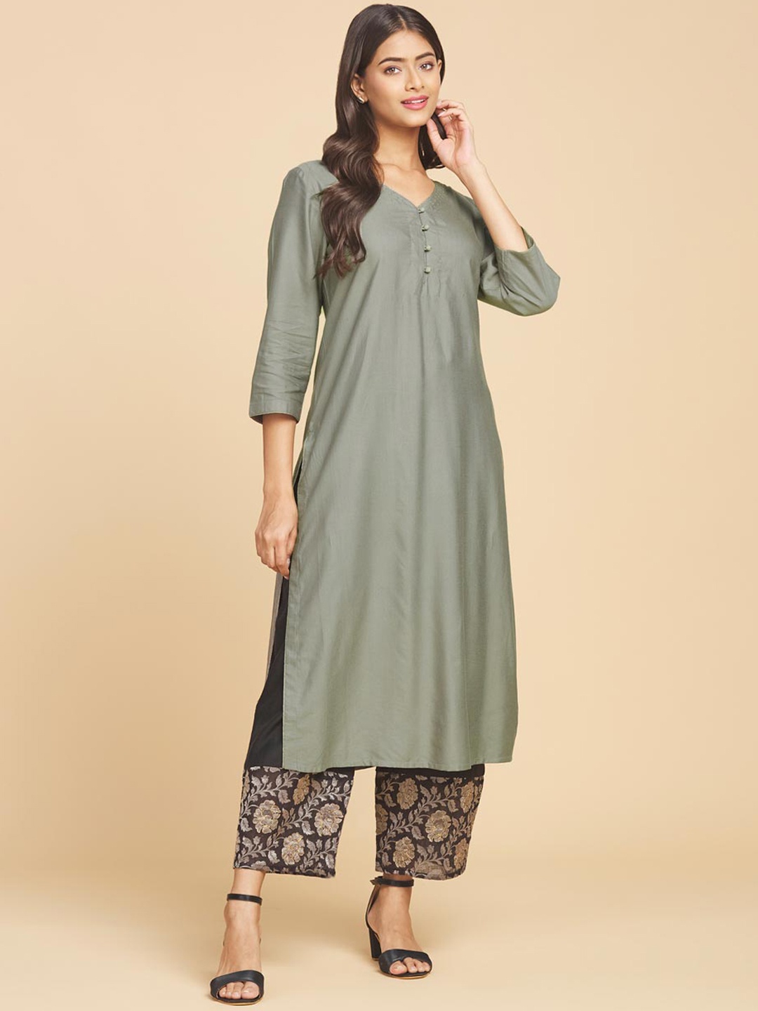 

Fabindia Women Grey V-Neck Pure Cotton Straight Kurta