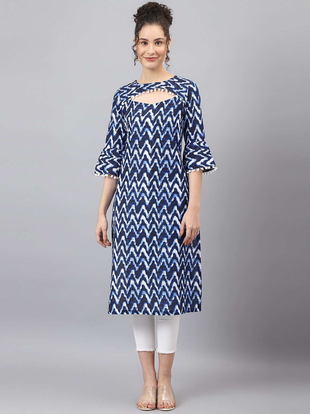 

DEEBACO Women Navy Blue & White Chevron Printed Bell Sleeves Pure Cotton Kurta