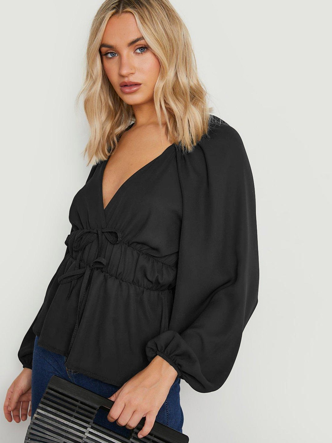 

Boohoo Black Solid Chiffon Cinched Waist Puff Sleeves Top