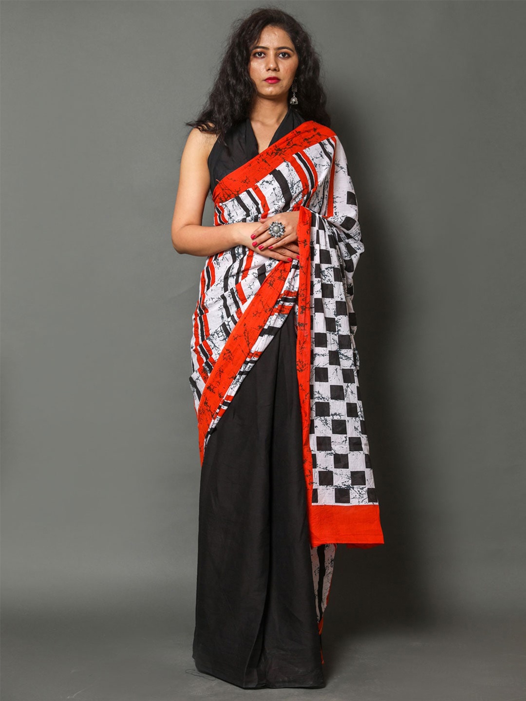 

BUTA BUTI Black & White Striped Pure Cotton Saree