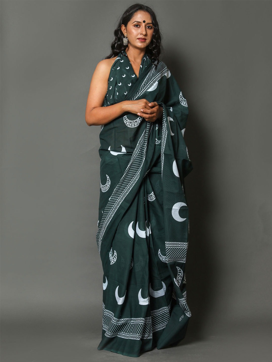

BUTA BUTI Green & White Pure Cotton Saree