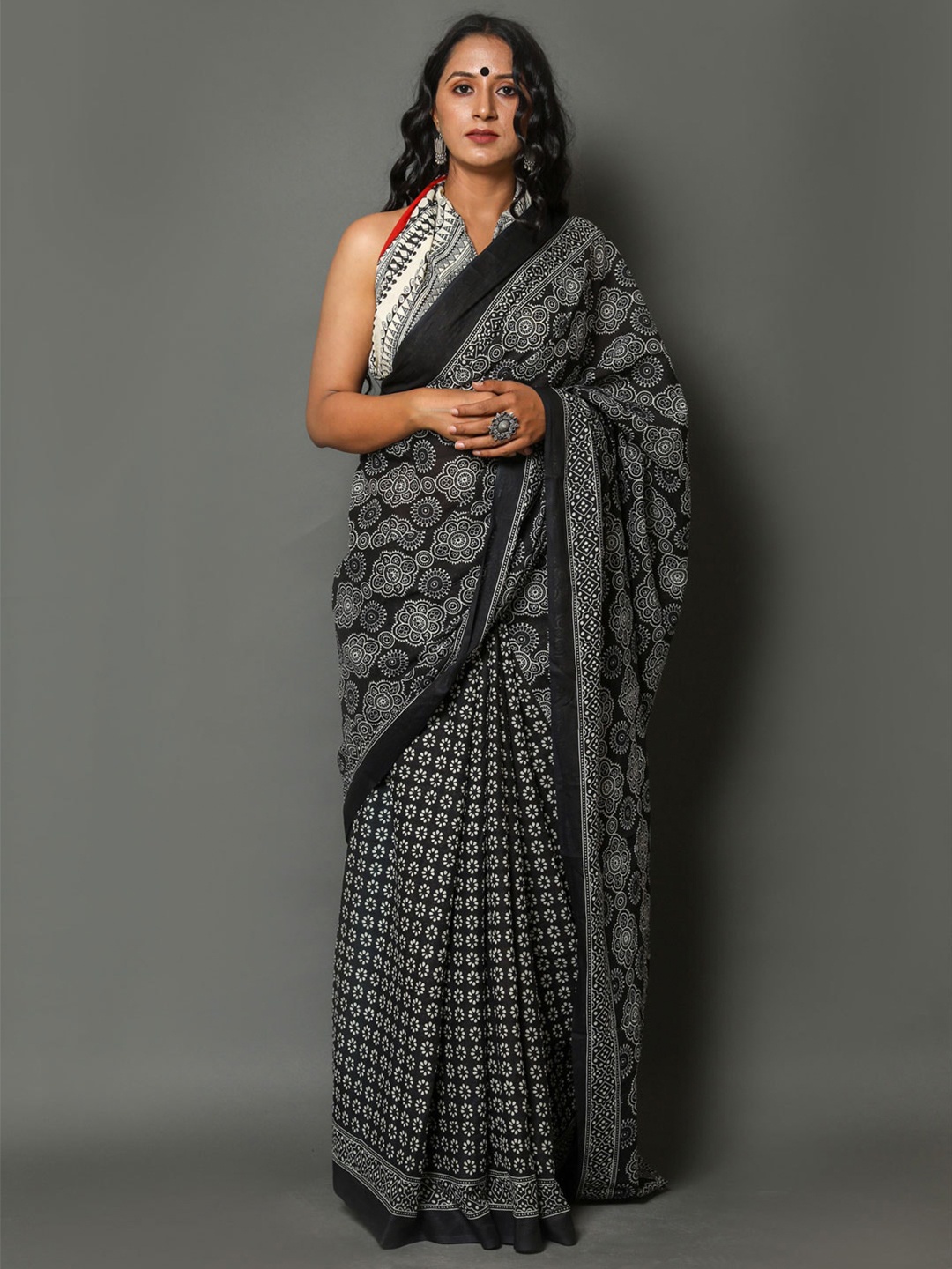 

BUTA BUTI Black & White Floral Pure Cotton Saree