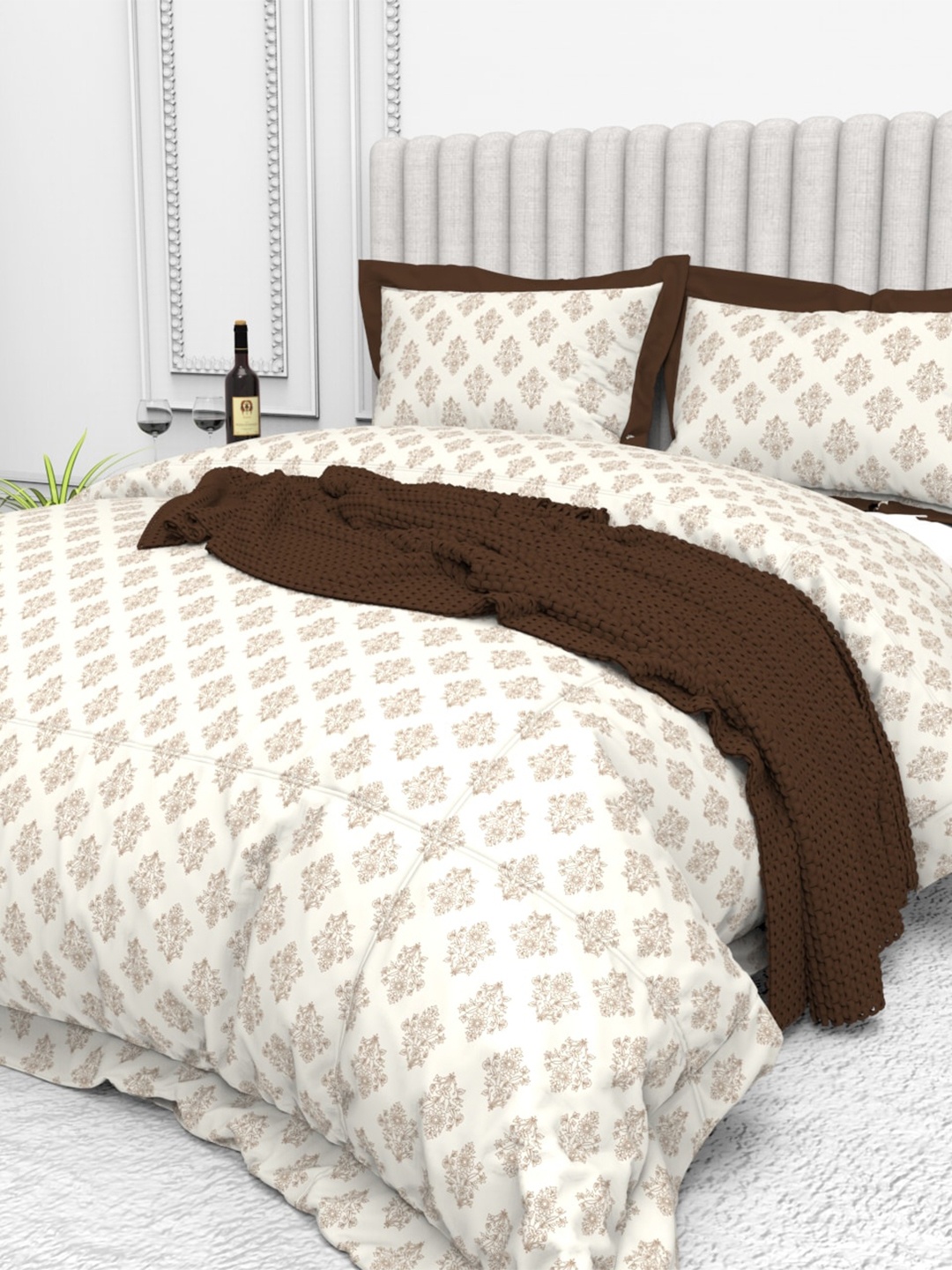 

THE WHITE MOSS White & Brown Printed Cotton 250 TC King Bedsheet with 2 Pillow Covers