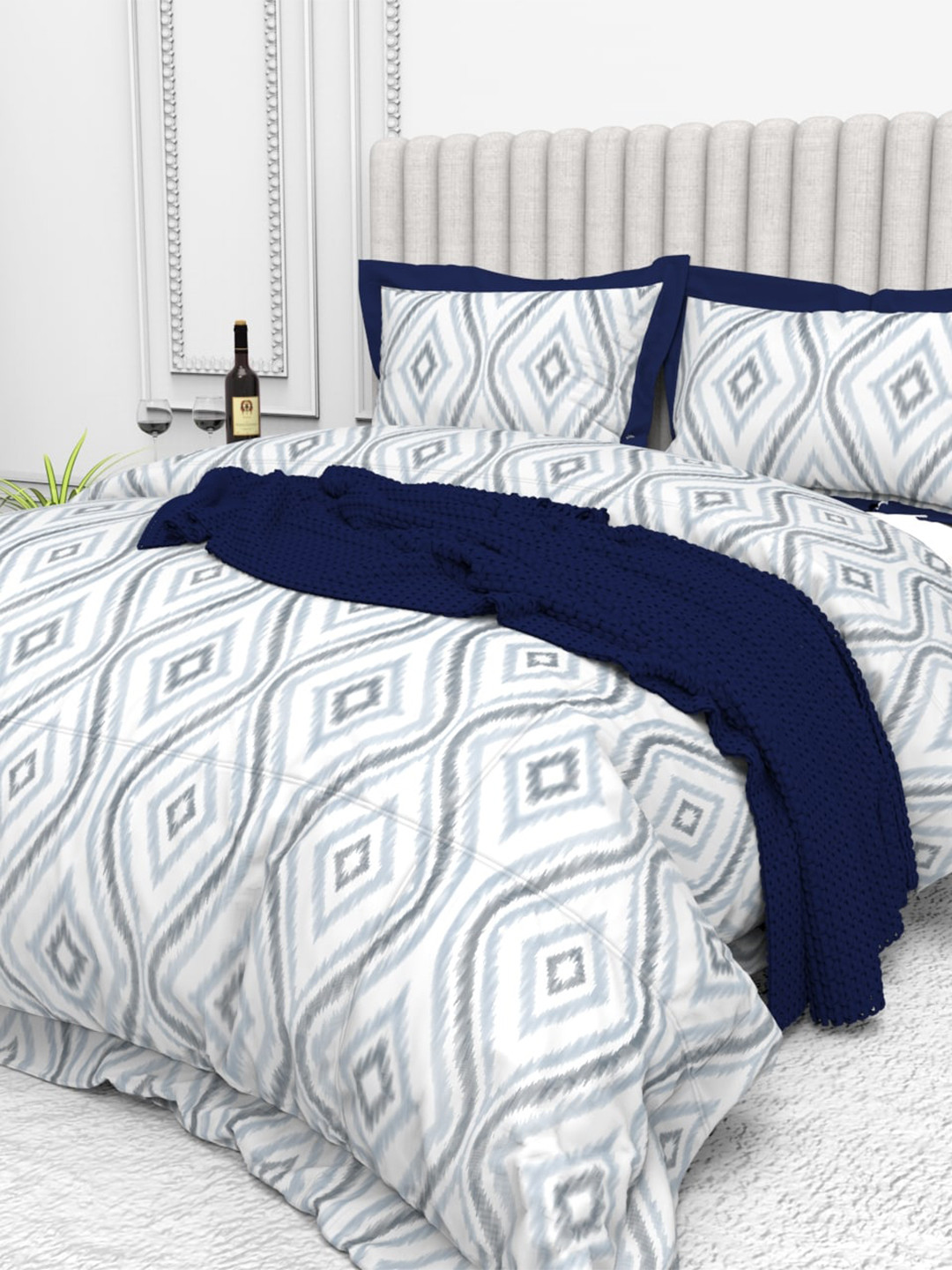 

THE WHITE MOSS Blue & White Geometric Cotton 250 TC King Bedsheet with 2 Pillow Covers