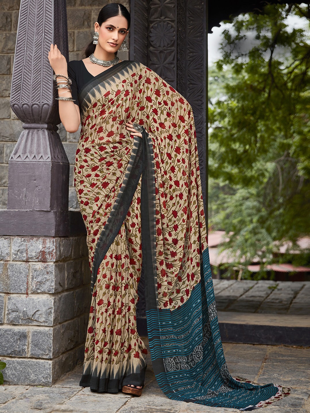 

Mitera Cream-Coloured & Black Floral Pure Georgette Block Print Saree