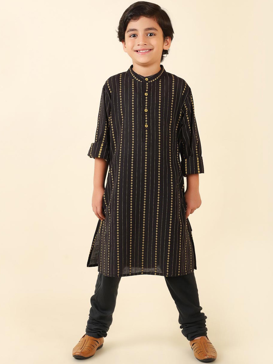 

Fabindia Boys Black & Cream-Coloured Printed Cotton Kurta