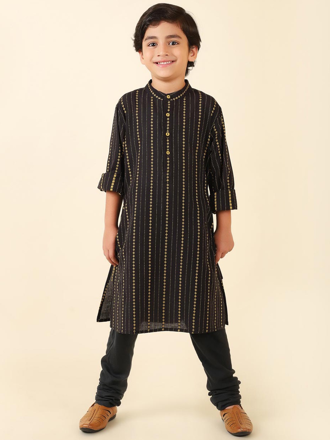 

Fabindia Boys Black & Cream-Coloured Printed Cotton Kurta