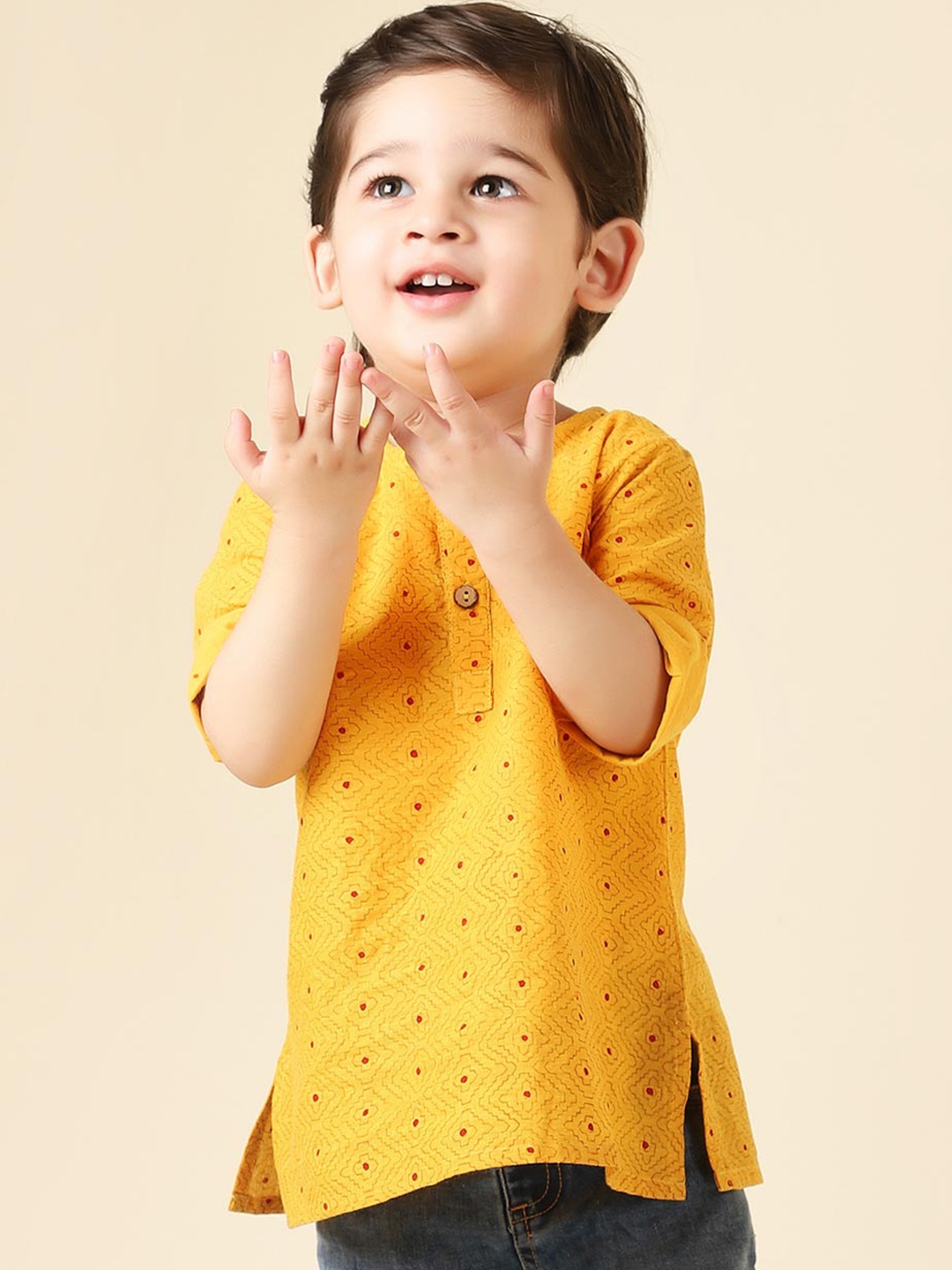 

Fabindia Boys Yellow Geometric Printed Cotton Kurta