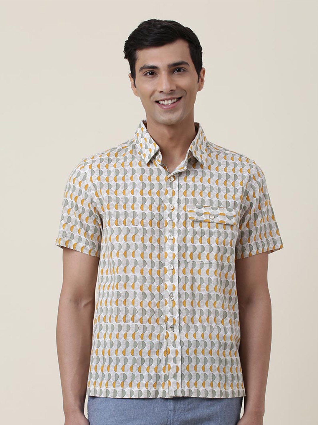 

Fabindia Men Off White Straight Printed Cotton Casual Shirt