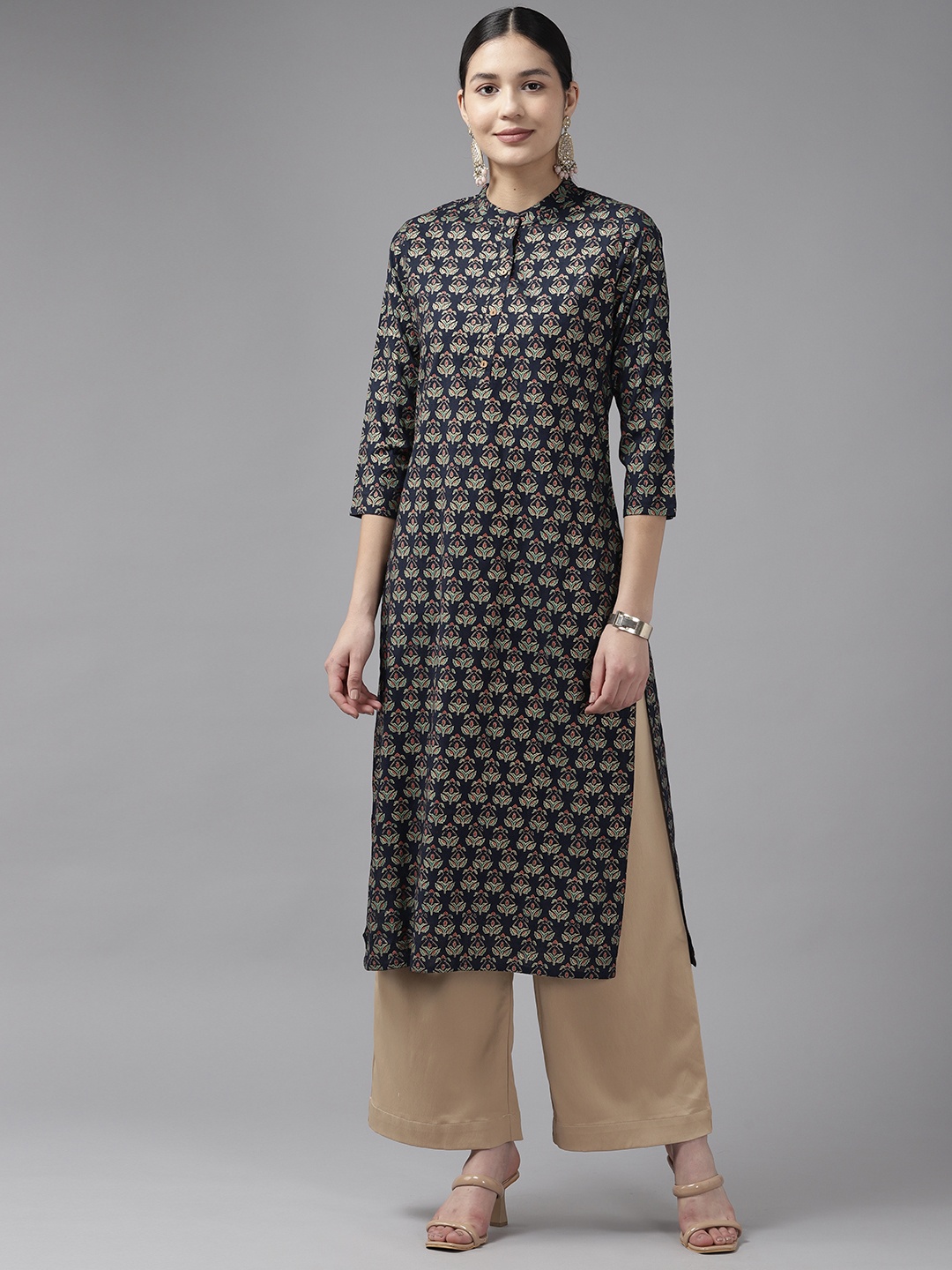 

Prakrti Women Floral Printed Kurta, Navy blue