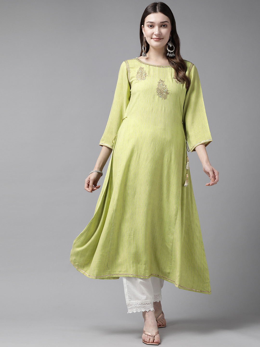 

Prakrti Women Ethnic Motifs Embroidered Mirror Work Floral Kurta, Green