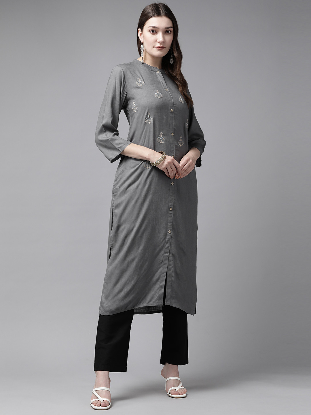 

Prakrti Women Floral Embroidered Mandarin Collar Kurta, Grey