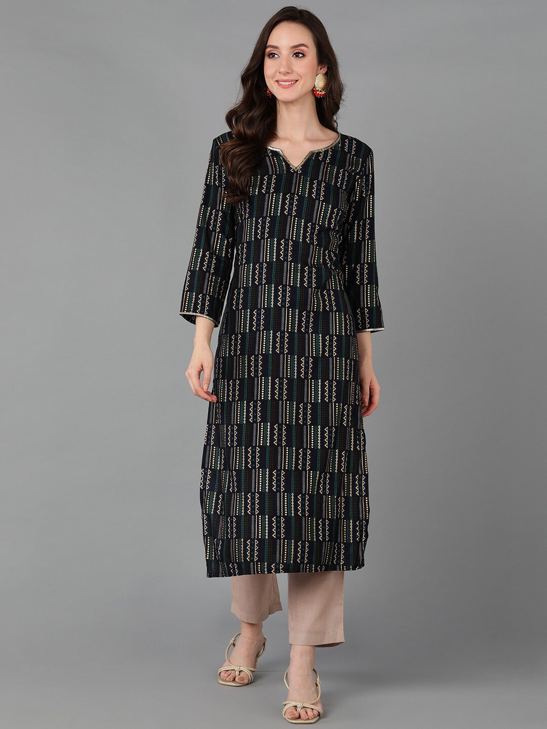

AHIKA Women Green & Black Abstract Woven Design Kurta