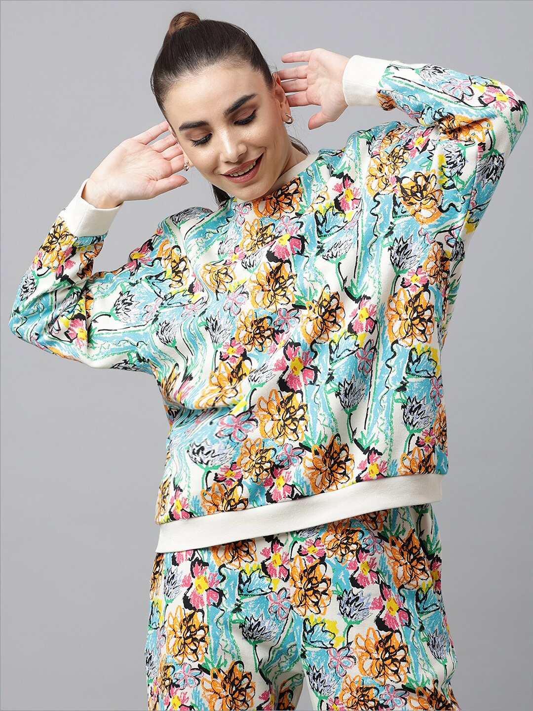 

Pritla Women Off White & Blue Abstract Printed Cotton Sweatshirt