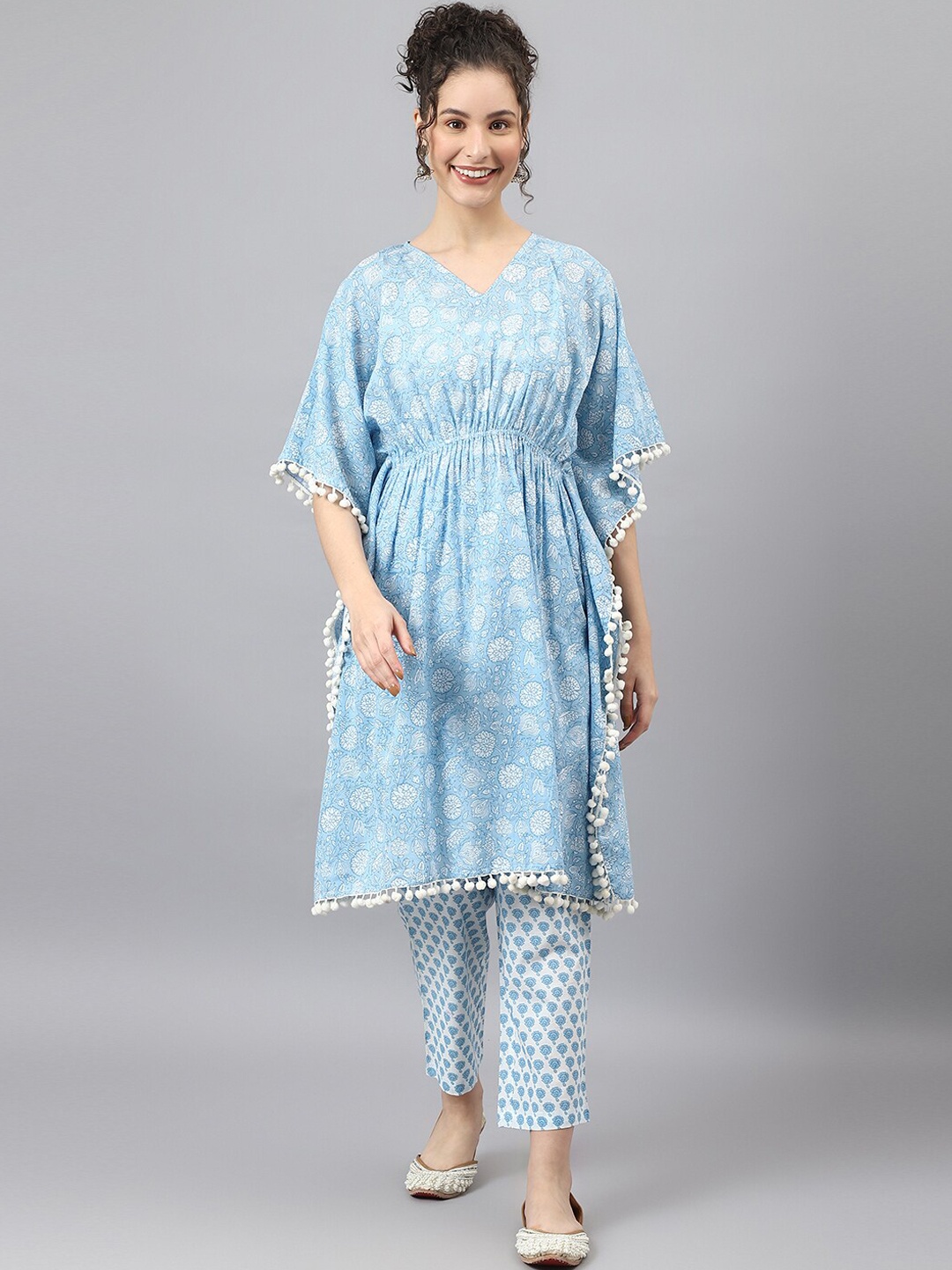 

DEEBACO Women Blue Floral Printed Pure Cotton Kurta with Trousers