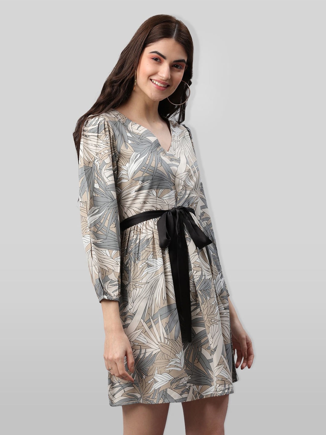 

PRETTY LOVING THING Taupe Tropical Dress