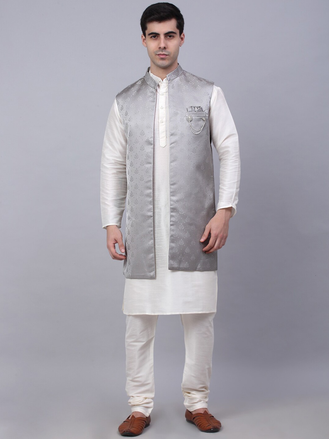 

Jompers Men White Solid Kurta with Churidar with Waistcoat