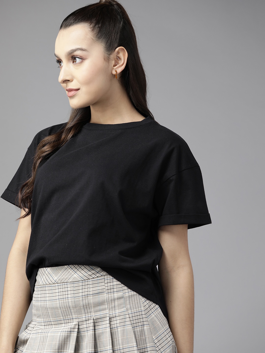 

Roadster Women Drop-Shoulder Sleeves Oversized T-shirt, Black