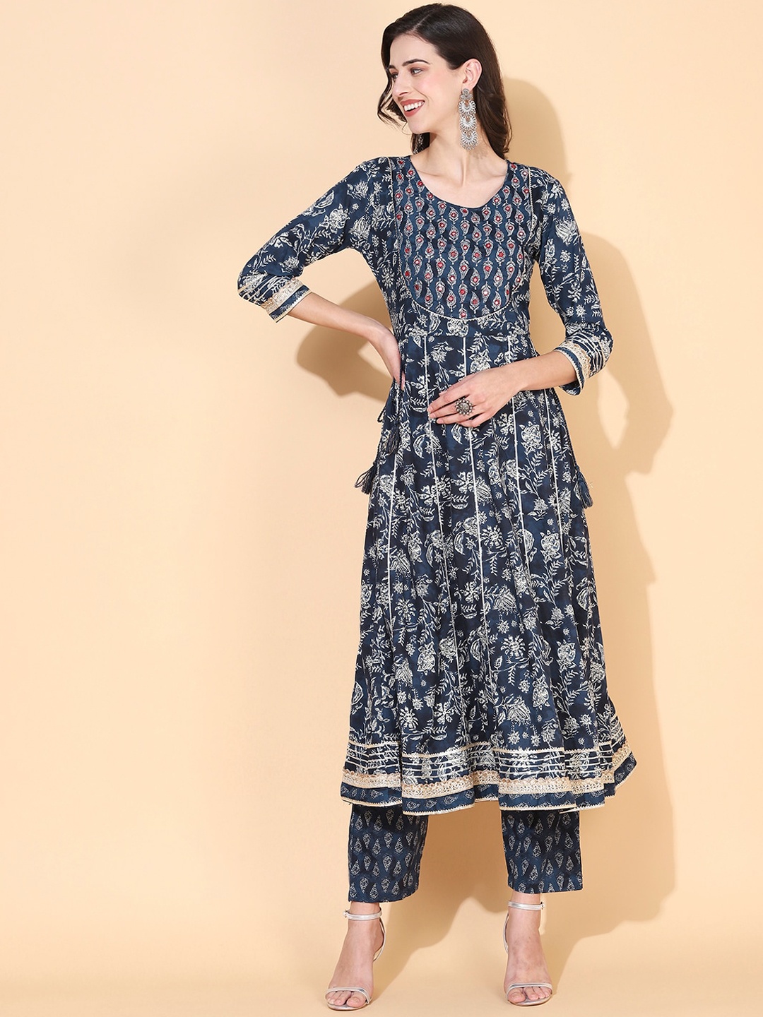 

FASHOR Women Blue Floral Printed Gotta Patti Pure Cotton Kurta with Trousers