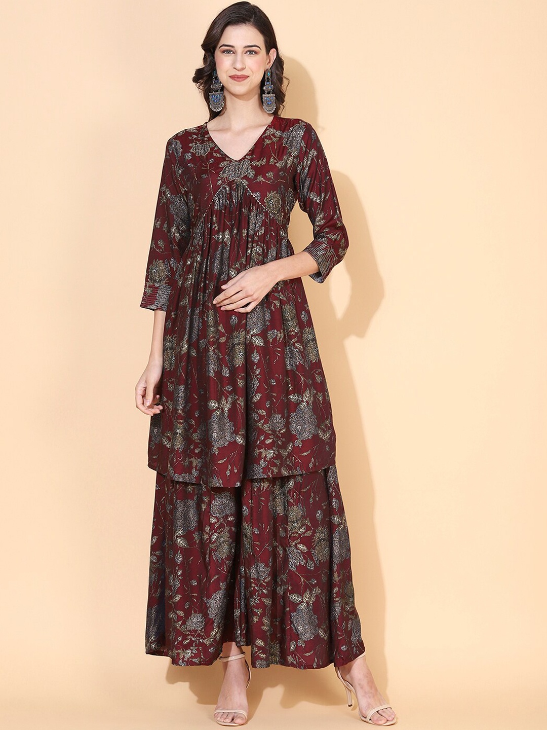 

FASHOR Women Maroon Floral Printed Pleated Gotta Patti Kurta with Palazzos