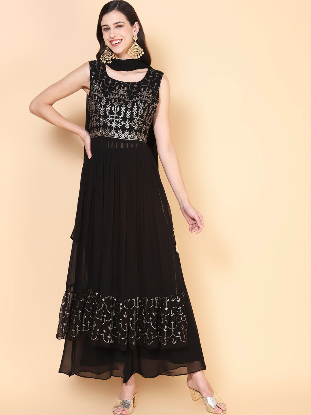

FASHOR Women Black Ethnic Motifs Embroidered High Slit Kurta with Palazzos & With Dupatta