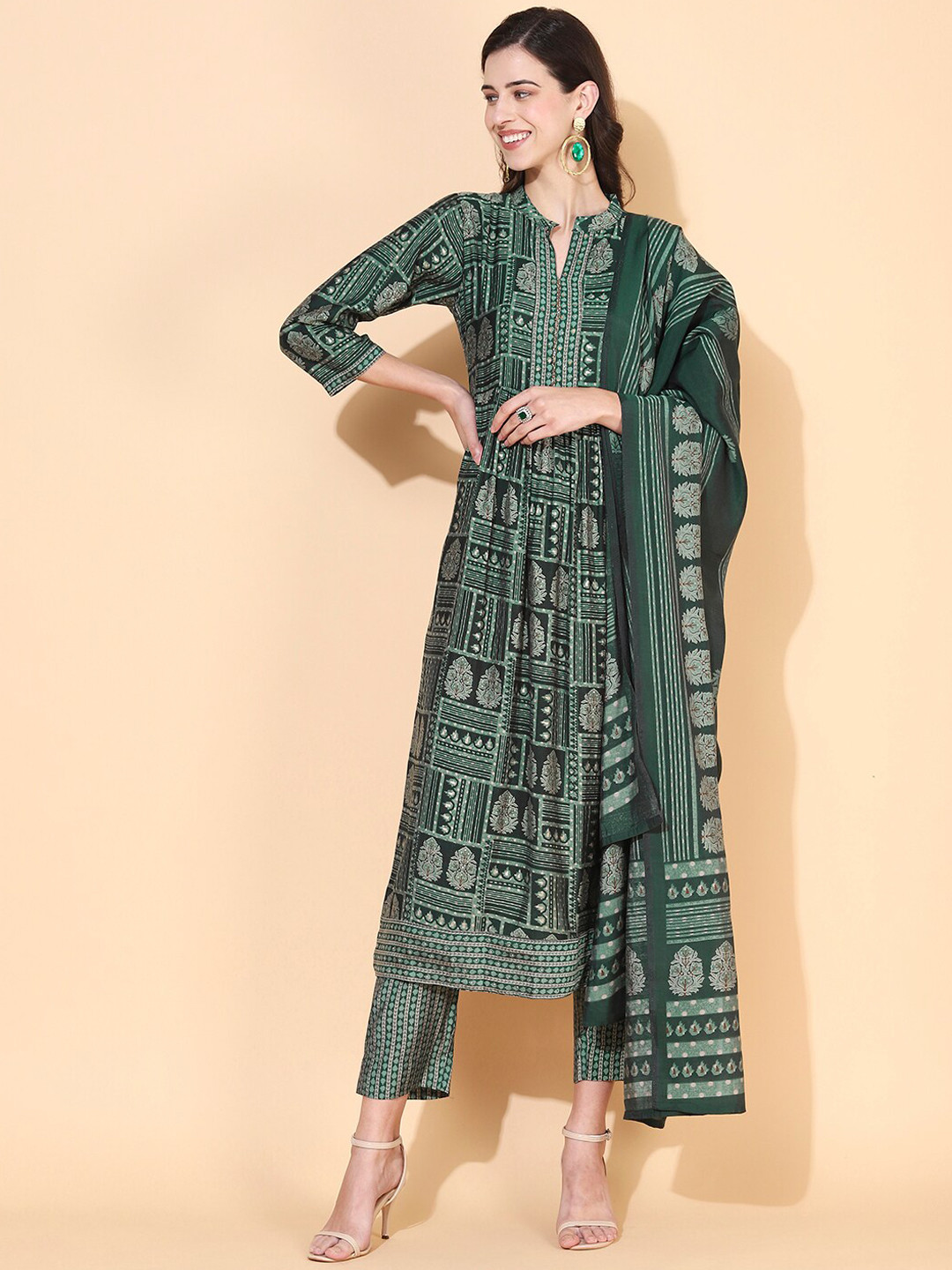 

FASHOR Women Green Ethnic Motifs Printed Pleated Sequinned Kurta with Trousers & With Dupatta