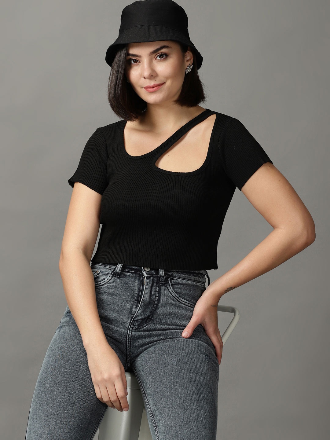 

SHOWOFF Woman Black Acrylic Crop Top