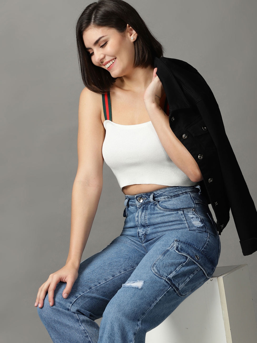 

SHOWOFF White & Red Shoulder Straps Fitted Crop Top