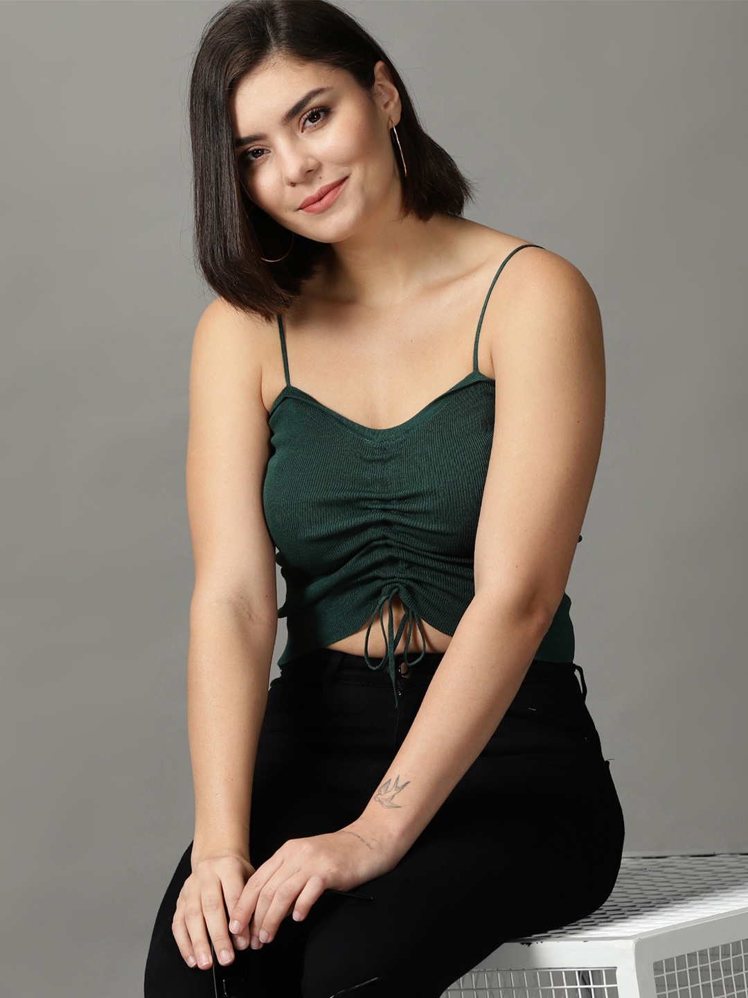 

SHOWOFF Green Shoulder Straps Fitted Acrylic Crop Top