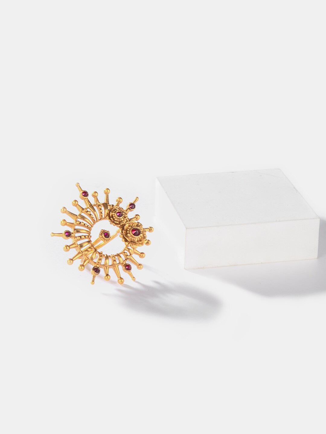 

SHAYA Echinocereus Bloom 925 Sterling Silver Gold Plated Purple Stone-Studded Finger Ring
