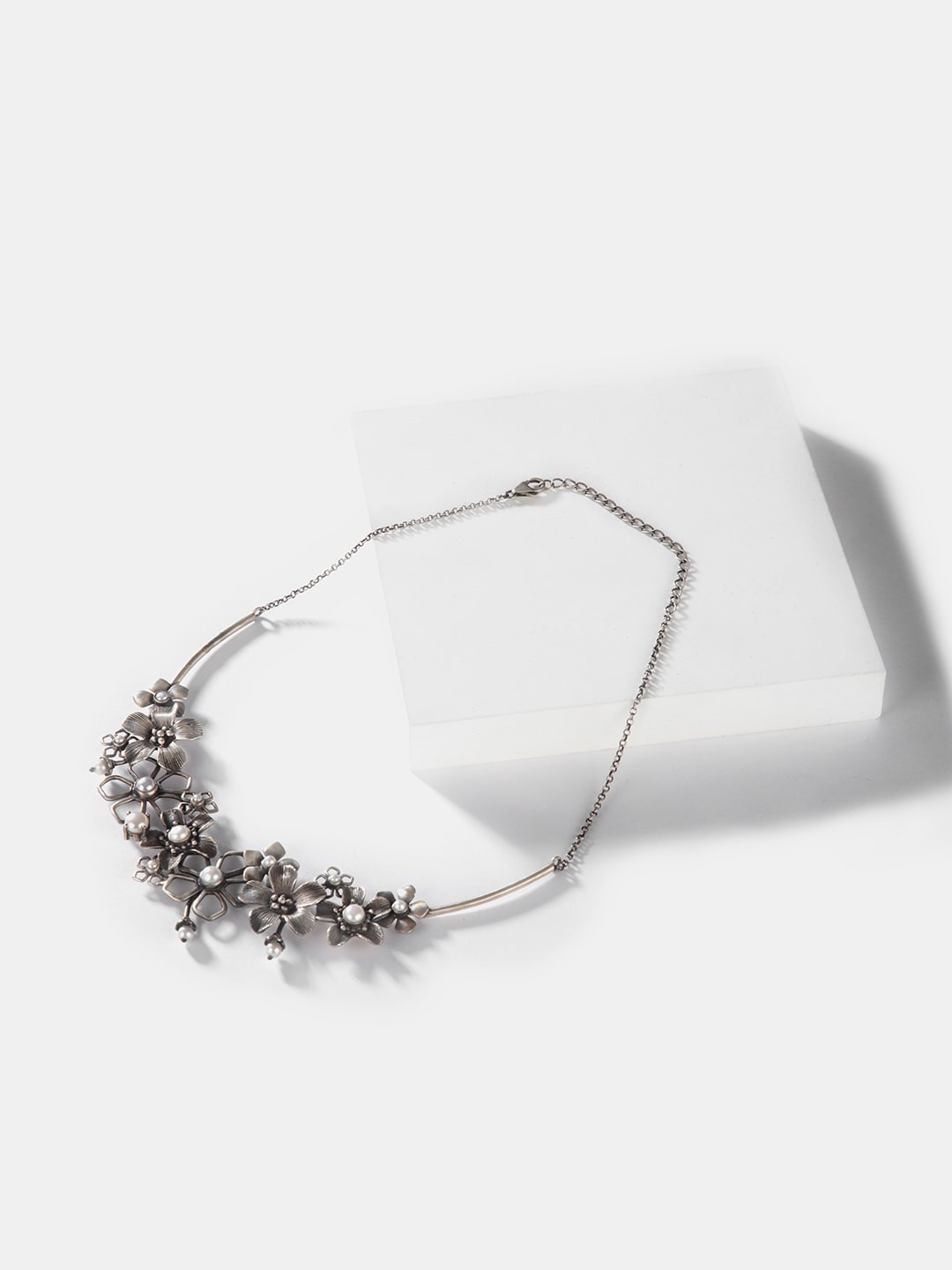 

SHAYA White Sterling Silver Oxidised Necklace